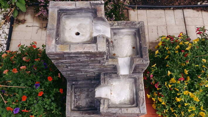 꽃 캐나다 사람없음 야외 빨간색 초록색 물 뷰티 노란색 정원 보라색 봄 흐름 닫기 분수 머리위 토론토 단계 4K MOV 해외동영상 클립영상 자연요소 식물 계절 컬러 컨셉 북아메리카 모션 동영상 파일형식