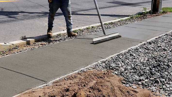 직업 공공시설 산업 포장 표면 노동자 건설업 장비 보행로 붓기 천 믹서 서비스 시멘트 부활 건축업자 계약자 석공 콘크리트 4K MOV 해외동영상 클립영상 건축 길 모션 직물 계약 시설 동영상 파일형식