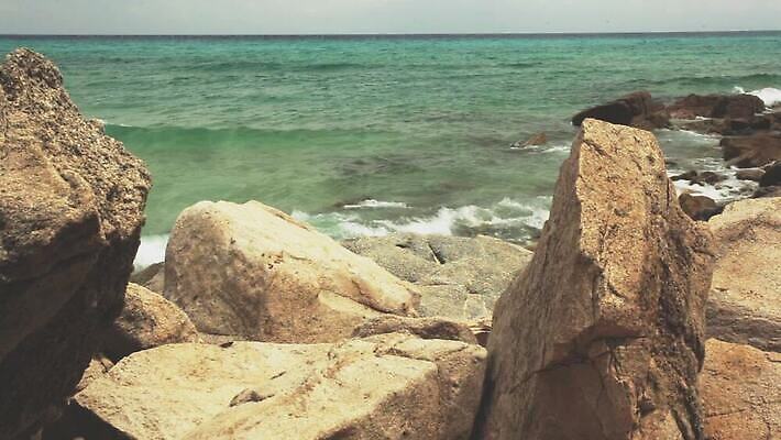 식물 계절 물결 파도 바다 자연 하늘 표면 휴가 항해 따뜻함 경사 사람없음 물 환경 기쁨 조약돌 만 보트 고독 떨어짐 씻기 파편 망토 돌산 지중해 휴양지 칠면조 터키석 파라다이스 헤드랜드 MOV 해외동영상 클립영상 자연요소 감정 컨셉 배_교통 조류 산 청결 장소 돌_바위 보석 생태계 동영상 파일형식