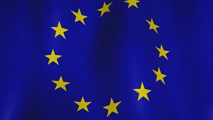 배너 유럽 물결 파도 백그라운드 바람 사람없음 흐름 자유 축하 깃발 고리 투표 민주주의 심볼 질감 웨이브 군용 애니메이션 동영상 애국심 브뤼셀 유럽연합 전국 정부 정치 4K MOV 해외동영상 슬로모션 클립영상 자연요소 나라 바다 컨셉 날씨 군대 촬영기법 선거 파일형식