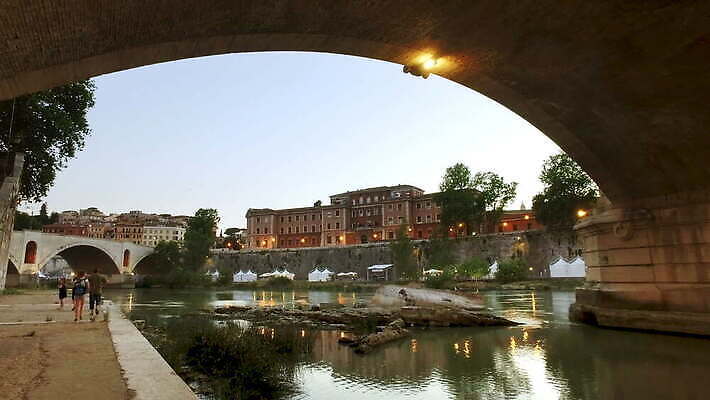 유럽 스포츠 여행 가족 자연 휴가 사람없음 강 여행객 고요 봄 이탈리아 산책 도시 역사 로마 통로 박물관 기념물 방법 1인칭시점 4K MOV 해외동영상 사도궁 클립영상 시선 계절 나라 관계 휴식 사람 궁전 생태계 동영상 바티칸 파일형식