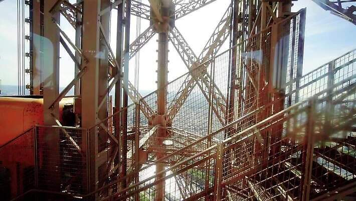 유럽 문화 여행 백그라운드 건축양식 창문 하늘 사람 사람없음 건물 빨간색 파란색 반사 갈색 노란색 여행객 탑 금속 프랑스 흰색 도시 엘리베이터 철 심볼 묘사 리프트 천연기념물 프랑스어 랜드마크 옛날 스타일 1인칭시점 파리(프랑스) MP4 해외동영상 클립영상 문자 건축물 시선 건축 나라 컬러 재질 동영상 파일형식