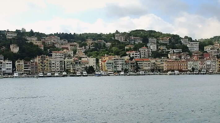 외관 유럽 아시아 바다 여행 건축양식 자연 하늘 지붕 낚시 거리 주택 이스탄불 사람없음 야외 건물 초록색 여행객 가을 도시 물가 만 역사 고급 빌라 지역 북쪽 칠면조 종료 보스포루스 옛날 MOV 튀르키예 해외동영상 클립영상 건축물 계절 건축 나라 컬러 컨셉 조류 레저 사람 풍경 방향 생태계 동영상 파일형식