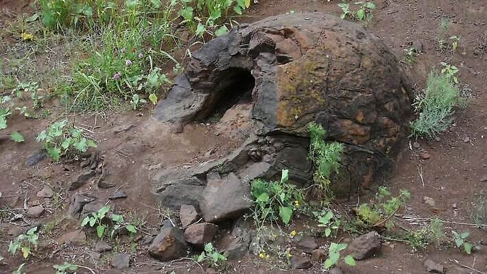 모양 교육 모래 과학 공 파충류 자연 산 사람없음 빨간색 마을 젖음 원형 둥지 신비 광석 철 공룡 러시아 지역 고생물 선사시대 거인 발견 고고학 랜드마크 원정 지질학 MOV 해외동영상 클립영상 도형 동물 유럽 컬러 컨셉 생물 역사 생태계 동영상 파일형식