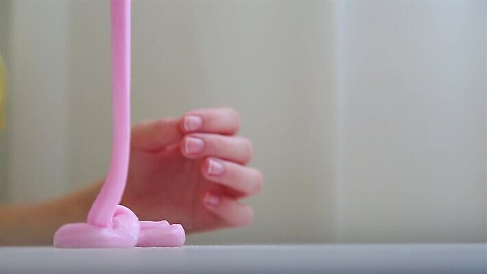 손 행복 어린이 분홍색 놀이 휴식 파스타 실험 소년 취미 컬러풀 게임 흰색 잡기 바이러스 달콤 불기 흰배경 덮기 늘이기 라텍스 어려움 짜기 MOV 해외동영상 클립영상 남자 감정 컬러 백그라운드 컨셉 모션 서양음식 사람 신체부위 맛 동영상 파일형식