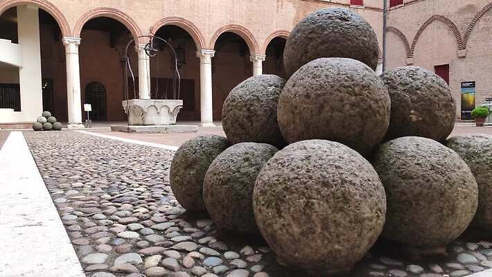 외관 유럽 여행 건축양식 공 하늘 벽돌 풍경 사람없음 야외 내부 건물 물 파란색 도시풍경 탑 이탈리아 궁전 도시 성 센터 중세 역사 재산 저녁 타운 천연기념물 랜드마크 세기 옛날 4K MP4 해외동영상 클립영상 자연요소 건축물 건축 나라 컬러 고건축 모션 금융 야간 동영상 파일형식