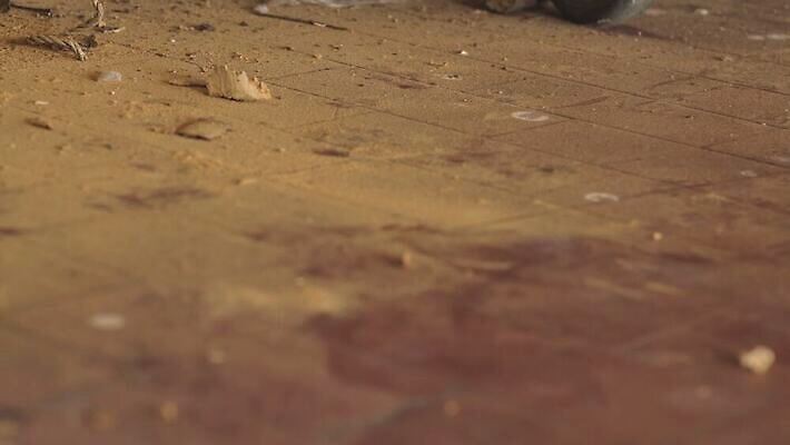 산업 벽 여행 백그라운드 건축양식 창문 주택 그림자 사람없음 건물 초록색 빛 뷰티 어둠 카트 이탈리아 탐험 수확 바위 죽음 도시 바퀴 버리기 묘사 부식 그런지 깨짐 썩음 옛날 비어있는 4K MOV 해외동영상 클립영상 건축물 건축 유럽 컬러 컨셉 농업 모션 돌_바위 동영상 파일형식