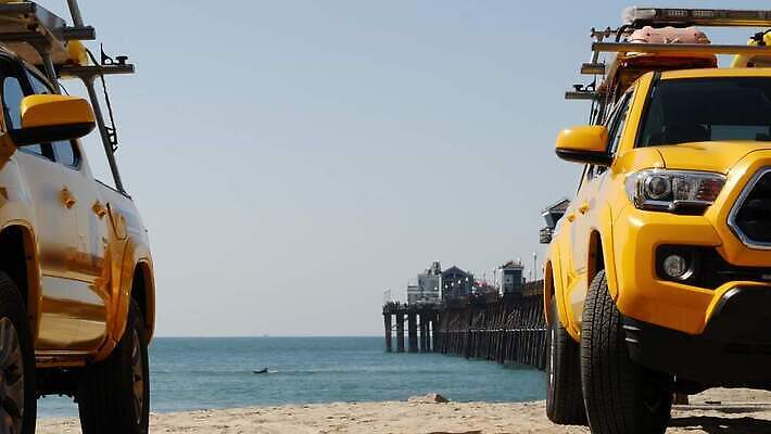 바다 상징 여행 2 자동차 리조트 휴가 사람없음 앞모습 여름 노란색 맑음 미국 구출 캘리포니아 태평양 짐차 로스앤젤레스 순찰 안전요원 자동 4K 오션사이드 산타모니카 MP4 해외동영상 클립영상 계절 육상교통 뷰포인트 컬러 북아메리카 날씨 도움 동영상 파일형식
