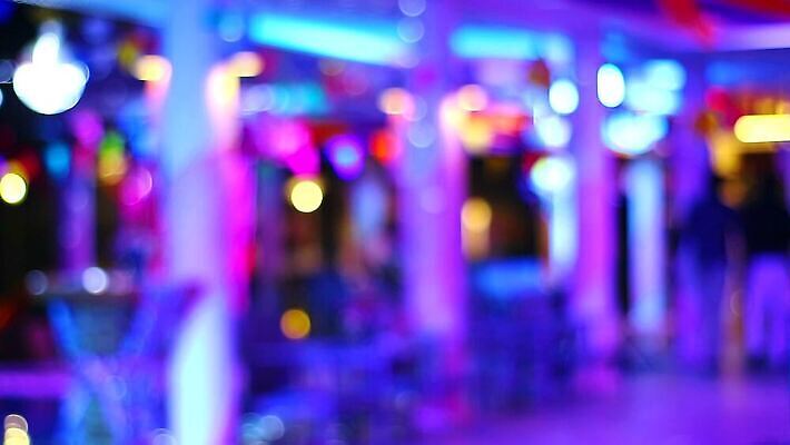 라이프스타일 디자인 음료 음악 포즈 무지개 창문 탁자 호텔 주택 실내 미술 성인 사람없음 야외 내부 옆모습 빛 파티 식당 어둠 공연 카페 축하 춤 도시 바 오픈 휴게실 고급 야간 당구 클럽 네온 예술가 말레이시아 블러 유흥 4K 타임랩스 MOV 해외동영상 클립영상 자연요소 아시아 뷰포인트 가구 컨셉 숙소 문화예술 촬영기법 사람 이벤트 건물 생활 구기 상점 동영상 파일형식