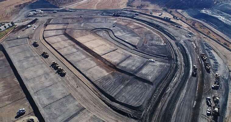 산업 포장 부동산 추상 새로움 주택 안테나 사람없음 건물 건설현장 트럭 땅 머리위 먼지 이웃 항공촬영 개발 채점 많음 4K MP4 해외동영상 클립영상 건축물 뷰포인트 컨셉 무늬 통신 자동차 건설업 재산 성적 동영상 파일형식