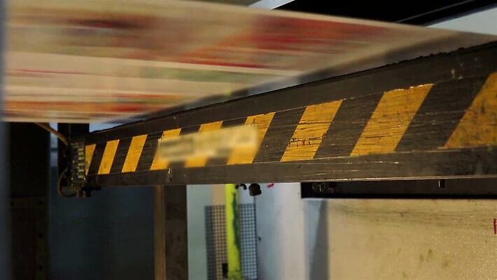 식물 산업 종이 컬러 공장 잉크 사람없음 상점 기계 장비 업무 고리 작업실 신문 제조 잡지 인쇄 속도 상업 언론 방법 출판 4K HD MP4 해외동영상 클립영상 공업 간행물 작업 뉴스 동영상 파일형식