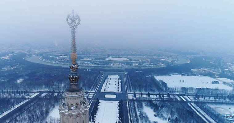공원 교육 별 과학 겨울 건축양식 하늘 아침 안테나 사람없음 건물 도시풍경 탑 냉동 고층빌딩 도시 정상 대학교 러시아 첨탑 흐림 드론 모스크바 사방 소비에트 4K MOV 해외동영상 클립영상 주간 자연요소 건축물 계절 공공시설 건축 유럽 통신 학교 날씨 풍경 빌딩 동영상 파일형식
