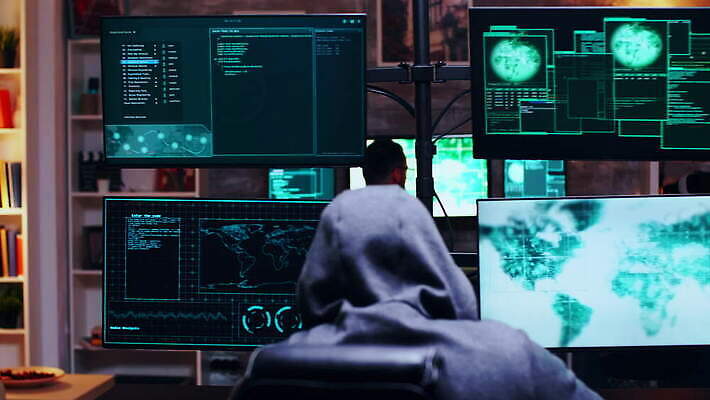 남자 인터넷 사람없음 컴퓨터 스크린 자료 웹 어둠 방 정보 네트워크 조직 그룹 바이러스 암호 위험 공격 비밀 사이버 보안 신분 감시 시스템 해킹 해커 깊이 사생활 서버 소프트웨어 악성코드 정부 프로그래밍 4K MOV 해외동영상 클립영상 컨셉 모션 안전 사람 전자제품 작업 범죄 동영상 개발 파일형식