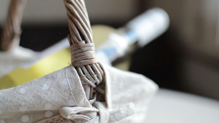 전통 음료 자연 탁자 선반 종류 사람없음 목재 장식 소풍 노란색 바구니 와인 수확 시골 알코올 그늘 신비 컨테이너 물개 삼베 묘사 유기농 수납 망사 식민지 옛날 지하실 핸드메이드 MOV 해외동영상 클립영상 나무 웰빙 산업 컬러 가구 컨셉 농업 재료 포유류 주류 야외활동 바다동물 직물 생태계 동영상 파일형식 천_직물