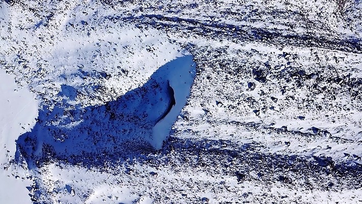동물 길 여행 백그라운드 겨울 패턴 자연 바람 산 아이슬란드 그림자 사람없음 물 파란색 빛 얼음 추위 동굴 위험 북극 돌고래 질감 빙하 지역 암초 폭풍 지하 항공촬영 드론 스칸디나비아 절정 카자흐스탄 터키석 4K 알마티 MP4 해외동영상 클립영상 자연요소 계절 유럽 아시아 뷰포인트 컬러 컨셉 무늬 포유류 날씨 수중동물 보석 극지방 생태계 동영상 파일형식