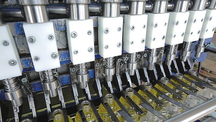 식물 산업 선 음식 패턴 농업 채소 재료 포장 공장 해바라기 건강 요리 씨앗 사람없음 노란색 상점 기계 장비 벨트 업무 액체 황금 제조 기름 상품 컨테이너 플라스틱 창고 유기농 올리브 칼로리 방법 자동 줄서기 컨베어밸트 MOV 해외동영상 클립영상 웰빙 잡화 열매 꽃 컬러 무늬 공업 모션 재질 작업 동영상 파일형식