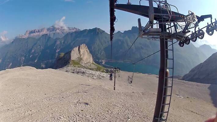 밧줄 스포츠 여행 포즈 겨울 배낭 자동차 자연 하늘 성공 산 사람 사람없음 야외 얼음 등산 트래킹 하이킹 추위 탐험 정상 위험 오르기 알프스 리프트 산악가 역경 원정 절정 정복 필승 하이커 1인칭시점 MOV 해외동영상 클립영상 자연요소 시선 계절 유럽 줄 육상교통 컨셉 가방 모션 레저 우승 생태계 동영상 파일형식