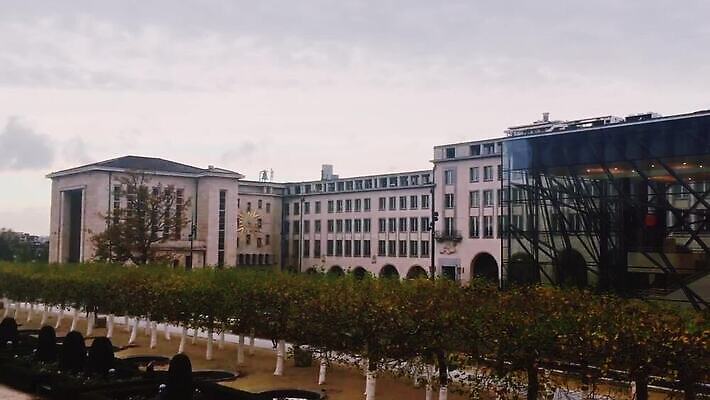 외관 유럽 여행 건축양식 교통시설 호텔 휴가 거리 사람없음 건물 도시풍경 여행객 상점 식당 카페 도시 역사 고급 도심 벨기에 지역 타운 대도시 카페테리아 일반 구시가지 랜드마크 부티크 브뤼셀 유럽연합 전국 MOV 해외동영상 클립영상 건축물 건축 나라 교통 컨셉 숙소 사람 풍경 시설 동영상 서유럽 파일형식