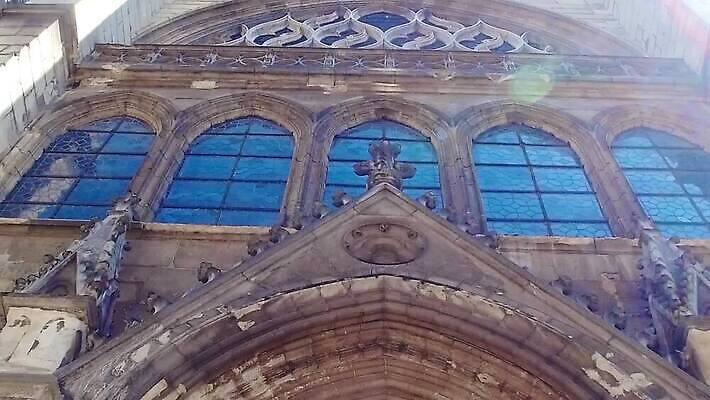 외관 유럽 기독교 종교 여행 건축양식 창문 거리 미술 사람없음 야외 건물 컬러풀 성당 교회 여행객 탑 천주교 프랑스 기도 도시 예수 중세 역사 성자 명상 아치 대문 신성 타운 천연기념물 프랑스어 고딕 랜드마크 로마인 바실리카 신앙심 옛날 파리(프랑스) MOV 해외동영상 클립영상 문자 건축물 건축 나라 컬러 종교건축 문화예술 사람 인종 문 신_종교 동영상 파일형식