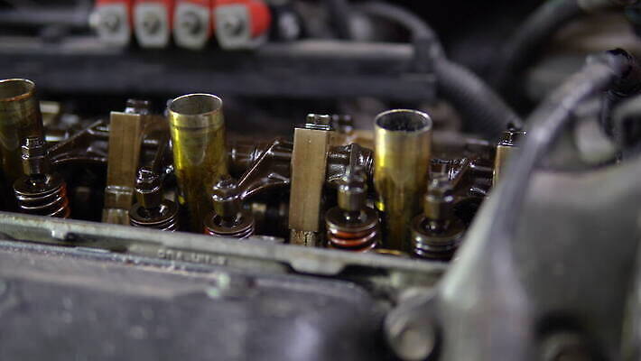 이동 모션 자동차 새로움 사람없음 내부 파란색 금속 힘 덮개 벨트 엔지니어 수리 휘발유 석유 철 전염 연료 가스 엔진 기어 모터 노출 연소 디젤 스타일링 압축 조율 중고 철강 힘찬 4K MOV 해외동영상 클립영상 잡화 육상교통 컬러 컨셉 재질 뚜껑 기술자 질병 감염 동영상 파일형식