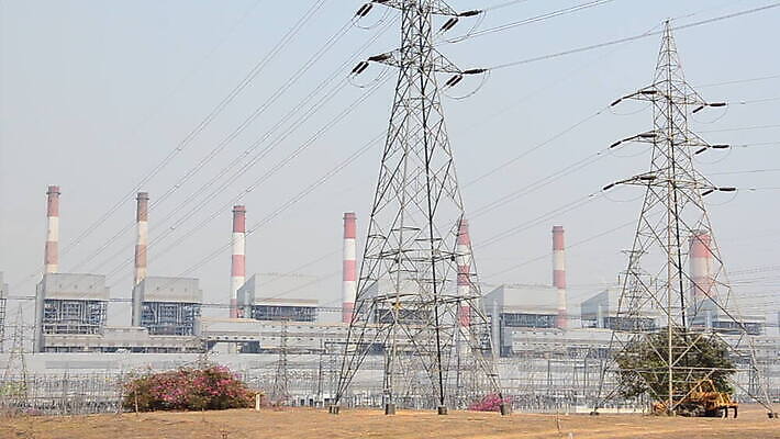 식물 산업 공장 하늘 굴뚝 사람없음 건물 글로벌 환경 탑 힘 에너지 오염 분위기 연기 수증기 파이프 연료 가스 생태학 석탄 스모그 이산화탄소 화학물질 MOV 해외동영상 클립영상 건축물 교육 컨셉 공업 화학 동영상 파일형식