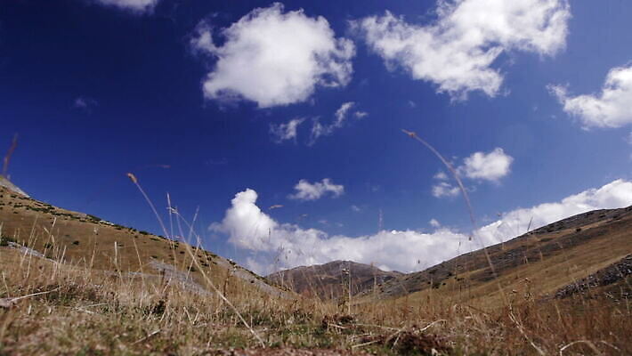 공원 밭 자연 하늘 산 파노라마 사람없음 야외 초록색 시골 언덕 장면 산악지대 마케도니아 전국 타임랩스 MOV 해외동영상 클립영상 공공시설 컬러 농업 촬영기법 생태계 동영상 파일형식 남유럽