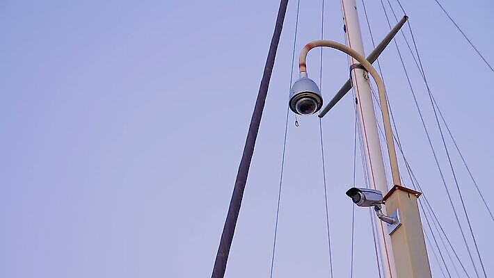 외관 응시 로우앵글 모션 거리 경비 안전 사람없음 야외 카메라 관찰 도시 범죄 재산 경찰 보호 위험 보안 전자 감시 시스템 봉 일반 동영상 캠코더 사생활 스파이 이스라엘 탐지 국경 MOV 해외동영상 클립영상 직업 시선 뷰포인트 컨셉 금융 전자제품 서아시아 파일형식