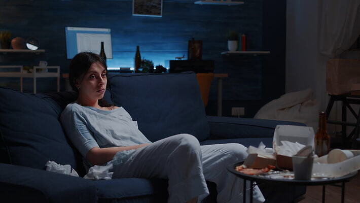 감정 스트레스 건강 피곤 성인 고통 슬픔 표현 체험 좌절 고독 눈물 걱정 불행 문제 긴장 우울증 자살 적자 피해자 혼자 정신건강 4K MOV 해외동영상 클립영상 컨셉 사람 피해 질병 동영상 파일형식