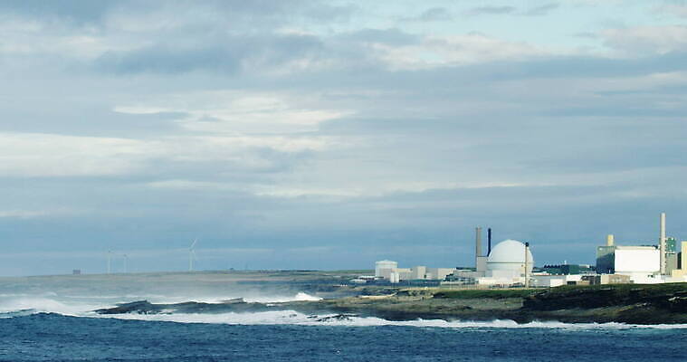 공공시설 파도 자연 하늘 잉글랜드 굴뚝 사람없음 야외 건물 물 발전소 수평선 콘월 4K MOV 해외동영상 클립영상 자연요소 건축물 바다 영국 에너지 시설 생태계 동영상 파일형식
