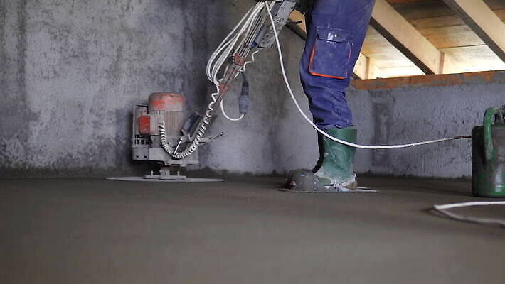 직업 산업 표면 노동자 바닥 주택 함께함 사람없음 건물 힘 기계 장비 건설현장 회색 공구 업무 수술 끝 수리 매끈함 승차 헬멧 모종삽 시멘트 부활 난방 판 닦기 유지 개발 건축업자 계약자 마무리 마지막 방법 업그레이드 콘크리트 4K MOV 해외동영상 클립영상 건축물 건축 컬러 컨셉 의학 모션 건설업 치료 도구 작업 감각 보호장비 삽 계약 동영상 파일형식