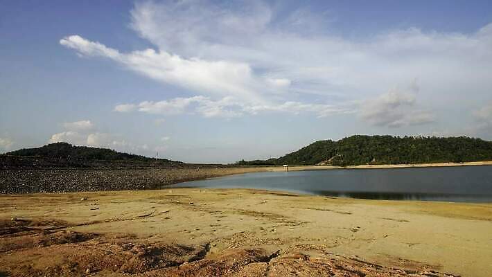 공공시설 지구 호수 바닥 건조 사람없음 파란색 컬러풀 글로벌 갈색 환경 흙 시골 변화 댐 점토 가뭄 생태학 오지 재앙 4K 타임랩스 MP4 해외동영상 클립영상 교육 컬러 컨셉 날씨 촬영기법 시설 동영상 파일형식