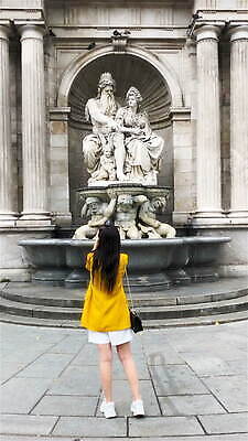 백인 라이프스타일 여자 행복 유럽 여행 포즈 통신 휴가 거리 한명 성인 야외 스마트폰 유행 여행객 카메라 산책 도시 비엔나 오스트리아 그림 정사각형 광장 타운 랜드마크 옛날 이국적 MOV 해외동영상 클립영상 도형 서양인 1 감정 나라 휴식 사람 생활 전자제품 핸드폰 스마트기기 동영상 파일형식