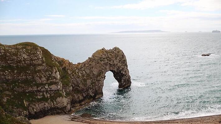 모자 유럽 선 바다 섬 여행 백그라운드 자연 하늘 휴가 영국 잉글랜드 파노라마 사람 풍경 사람없음 야외 초록색 물 도시풍경 항구 역사 언덕 장면 지역 포트 동영상 랜드마크 수평선 MOV 해외동영상 클립영상 자연요소 잡화 나라 컬러 교통시설 촬영기법 도시 생태계 파일형식