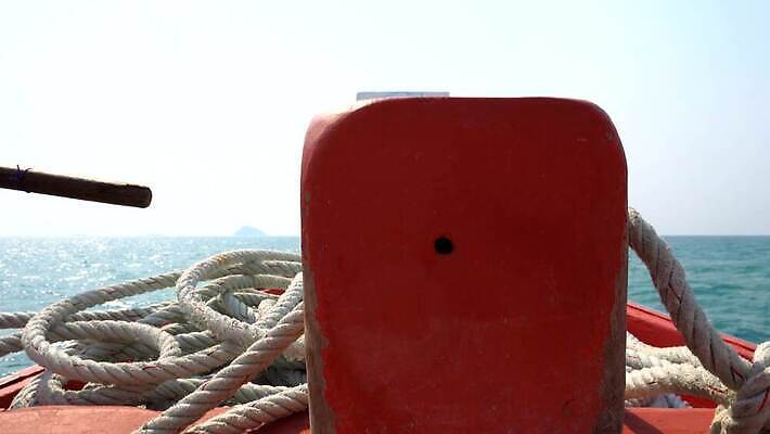 나무 아시아 밧줄 모래 파도 바다 섬 여행 백그라운드 교통시설 태국 자연 하늘 휴가 열대 안테나 사람없음 야외 옆모습 물 파란색 만 보트 갑판 활 닻 돛대 구명용품 스모그 푸켓 4K MP4 해외동영상 클립영상 자연요소 식물 나라 줄 뷰포인트 컬러 교통 배_교통 통신 안전장비 시설 생태계 동영상 파일형식