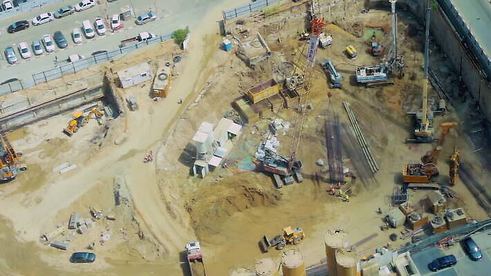 산업 모래 건축양식 노동자 안테나 사람없음 건물 탑 기계 건설현장 도시 업무 수리 정상 큼 땅 기중기 상업 시멘트 먼지 트랙터 짐차 공학 진행 개발 계약자 드론 땅바닥 땅파기 리모델링 이스라엘 철강 콘크리트 프로젝트 MOV 해외동영상 클립영상 직업 건축물 교육 건축 통신 자동차 바닥 건설업 작업 중장비 크기 농기계 계약 특수차량 동영상 서아시아 파일형식