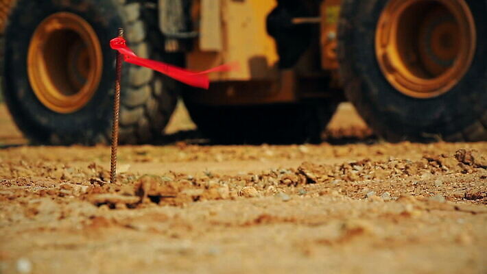 산업 지구 모래 포즈 교통시설 모션 노동자 사람없음 야외 건물 노란색 힘 기계 흙 장비 업무 바퀴 땅 불도저 굴착기 삽 발굴 양동이 국자 먼지 트랙터 짐차 무거움 공학 계약자 땅파기 로딩 이스라엘 채석 MOV 해외동영상 클립영상 직업 건축물 교육 컬러 교통 자동차 주방용품 작업 중장비 무게 농기계 계약 시설 특수차량 동영상 서아시아 파일형식