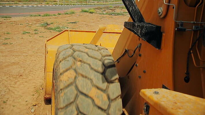 산업 지구 모래 포즈 교통시설 모션 노동자 실내 사람없음 야외 건물 노란색 힘 기계 흙 장비 업무 바퀴 땅 불도저 굴착기 삽 발굴 양동이 국자 먼지 트랙터 짐차 무거움 공학 계약자 땅파기 이스라엘 채석 MOV 해외동영상 클립영상 직업 건축물 교육 컬러 교통 자동차 주방용품 내부 작업 중장비 무게 농기계 계약 시설 특수차량 동영상 서아시아 파일형식