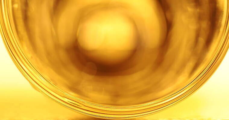 디자인 백그라운드 패턴 유리 추상 조명 미술 사람없음 장식 물 빛 뷰티 반사 노란색 디지털 젖음 추위 물방울 닫기 소프트포커스 브레이크 크리스탈 빗방울 질감 다이아몬드 유리그릇 블러 블러효과 새기다 인공 비어있는 4K MOV 해외동영상 클립영상 자연요소 그릇 컬러 무늬 모션 재질 문화예술 촬영기법 비_날씨 광석 보석 동영상 파일형식 효과