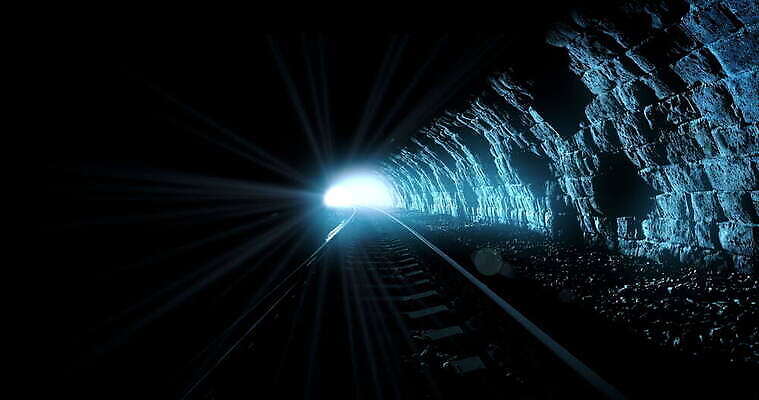 사람없음 빛 어둠 기찻길 터널 통로 4K MOV 해외동영상 클립영상 길 동영상 파일형식