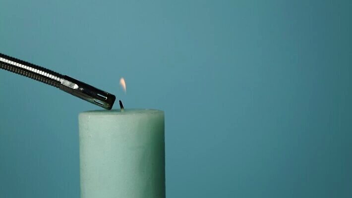 1 손 백그라운드 촛불 손가락 불 불꽃 부활절 오리 따뜻함 이벤트 사람없음 옆모습 파란색 빛 우주 낭만 축하 날짜 센터 분위기 닫기 야간 저녁 신호등 각도 라이터 연소 왁스 평야 깜빡이다 MOV 해외동영상 클립영상 자연요소 기념일 뷰포인트 컬러 컨셉 초 모션 자연 조류 신체부위 동영상 파일형식