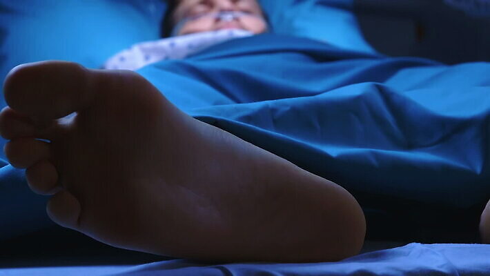 직업 손 발 건강 병원 사람 소년 사람없음 치료 약 방 장비 환자 의사 공구 하트 침대 긴급 죽음 수술 맥박 서비스 충격 외과 정의 궤 돌봄 인원 전압 헬프 MOV 해외동영상 클립영상 모양 남자 어린이 가구 의학 모션 신체부위 의료진 도구 도움 동영상 파일형식