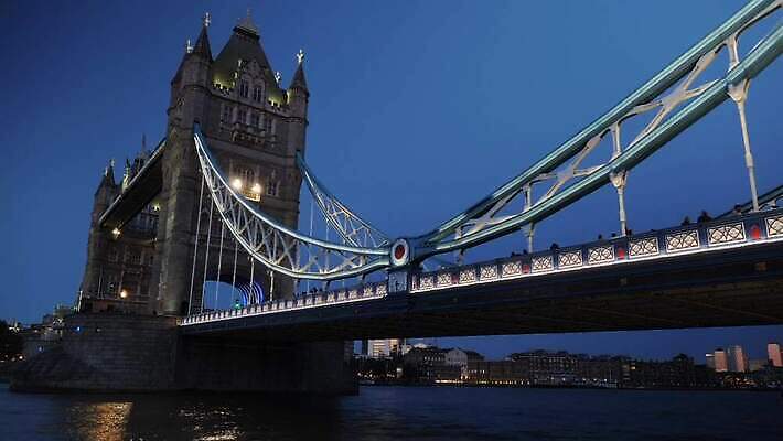 유럽 조명 여러명 사람없음 도시풍경 어둠 일몰 도시 야간 저녁 런던 랜드마크 템스강 4K 타임랩스 MOV 해외동영상 클립영상 자연요소 나라 다수 영국 잉글랜드 촬영기법 사람 풍경 강 노을 동영상 파일형식