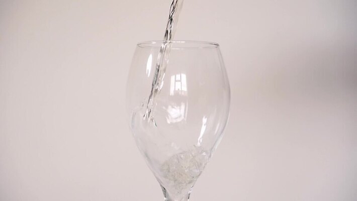 음료 백그라운드 모션 유리 포도 사람없음 빨간색 와인 소용돌이 흰색 알코올 붓기 닫기 큼 느림 프랑스어 메를로 MOV 해외동영상 클립영상 문자 컬러 과일 재질 주류 회오리 크기 동영상 파일형식