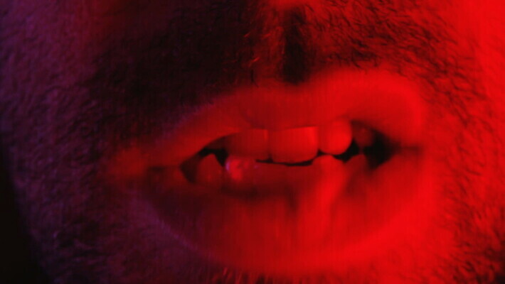 백인 응시 남자 감정 얼굴 포즈 수염 사랑 한명 사람 성인 빨간색 섹시 어둠 낭만 표현 오픈 뜨거움 자신감 입 닫기 치아 유혹 입술 열정 토막 도발 성욕 MOV 해외동영상 클립영상 서양인 1 시선 컬러 컨셉 모션 신체부위 소화기관 동영상 욕망 파일형식