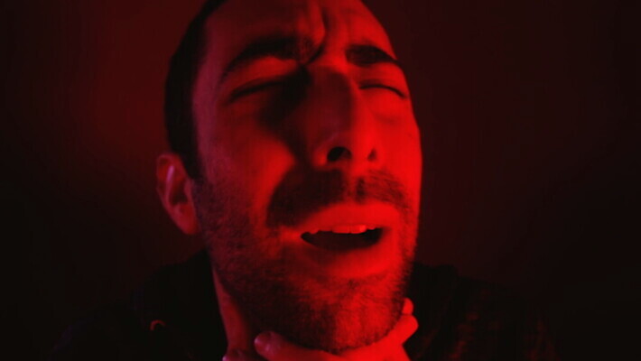 백인 손 남자 컨셉 스트레스 한명 사람 성인 빨간색 어둠 고통 죽음 좌절 닫기 질병 상처 목 나쁜 압력 자살 천식 해로움 MOV 해외동영상 클립영상 서양인 1 감정 컬러 의학 모션 신체부위 동영상 파일형식