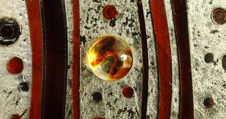 디자인 컬러 백그라운드 패턴 유리 추상 조명 미술 사람없음 장식 물 빛 뷰티 반사 노란색 디지털 젖음 추위 물방울 닫기 소프트포커스 브레이크 크리스탈 빗방울 질감 다이아몬드 유리그릇 블러 블러효과 새기다 인공 비어있는 4K MOV 해외동영상 클립영상 자연요소 그릇 무늬 모션 재질 문화예술 촬영기법 비_날씨 광석 보석 동영상 파일형식 효과