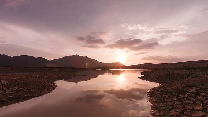 자연 하늘 산 사람없음 야외 물 강 일몰 4K 타임랩스 MP4 해외동영상 클립영상 자연요소 촬영기법 노을 생태계 동영상 파일형식