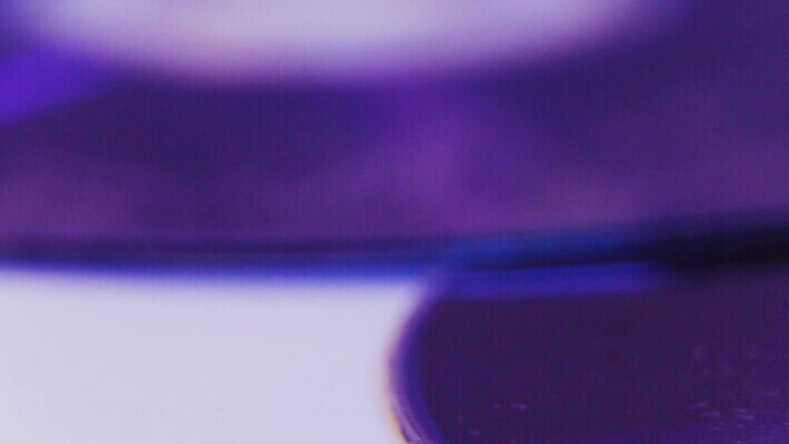 선 오렌지 통신 모션 사람없음 전자제품 컴퓨터 반사 디지털 보라색 텔레비전 자료 공백 장비 정보 CD 흰색 디스크 네트워크 황금 닫기 플러그 코드 전기에너지 연결 묘사 오브젝트 싱글 전자 오디오 철사 포트 동영상 멀티미디어 정의 DVD 인터페이스 입력 HD MOV 해외동영상 클립영상 컬러 과일 에너지 질병 파일형식