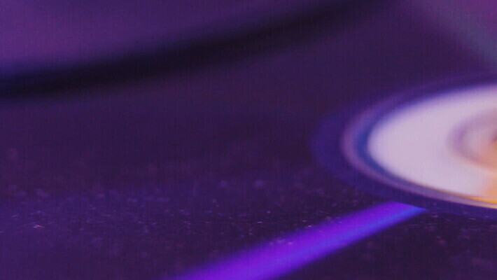 선 통신 모션 사람없음 컴퓨터 반사 디지털 모니터 텔레비전 자료 공백 장비 정보 CD 디스크 네트워크 닫기 플러그 코드 전기에너지 연결 묘사 싱글 전자 오디오 철사 포트 동영상 멀티미디어 DVD 미니 인터페이스 입력 HD MOV 해외동영상 클립영상 전자제품 에너지 질병 파일형식