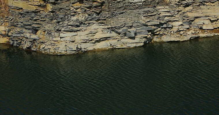 호수 사람없음 물 바위 연못 4K MOV 해외동영상 클립영상 자연요소 돌_바위 동영상 파일형식